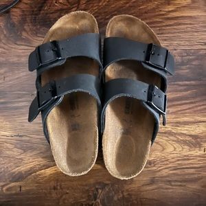 Black kids Birkenstocks. Good condition